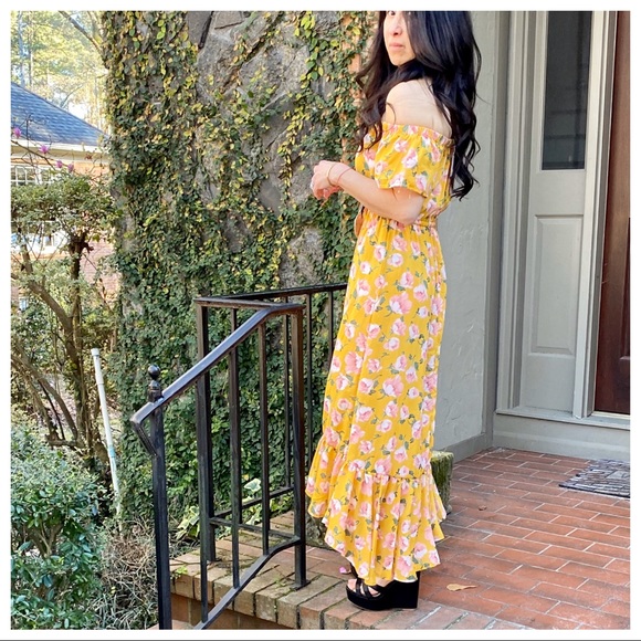 ✨LAST ONE✨off the shoulder high low boho dress - Picture 7 of 8